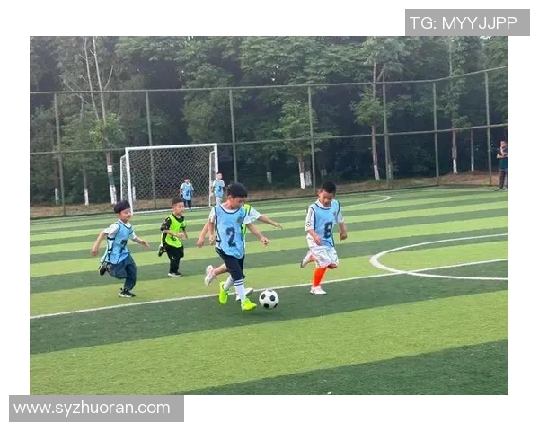年幼的足球明星们如何在绿茵场上崭露头角与实现梦想